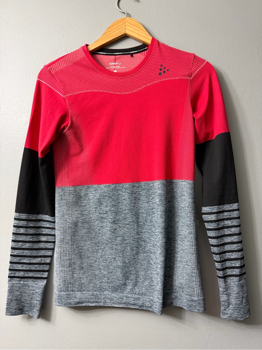 Craft Women's Crewneck Colorblock Sweater - Red/Gray/Black small
